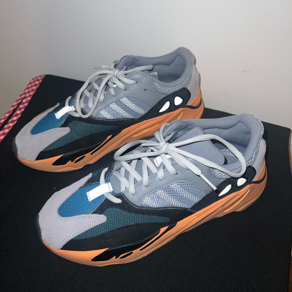 YEEZY BOOST 700 Size 11